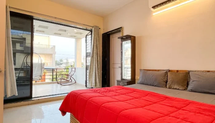Deluxe room in lonavala