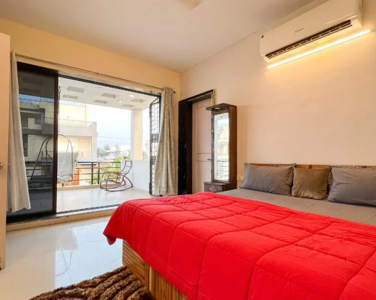 Deluxe room in lonavala
